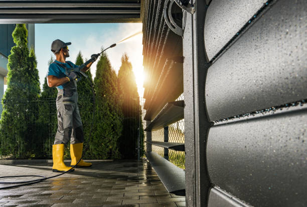 Best Residential Pressure Washing Services  in Iowa City, IA